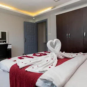 Sara Suit Istanbul